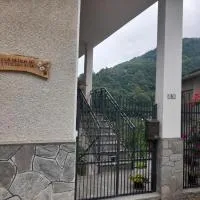 B&B La Mëisun, хотел в Perrero
