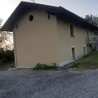 CASCINA BINELLO appartamento B, hotel en Murazzano