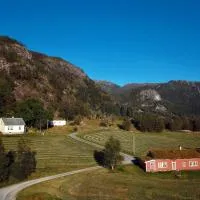 Fossane gard, autentiske gardshus på sauegard, hotel em Hjelmeland