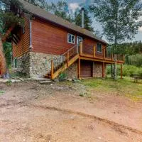 Deck & Mtn Views! Family A-Frame Cabin in Bailey, hotel a Highland Park