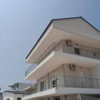 Giotis Apartments, hotell sihtkohas Platariá