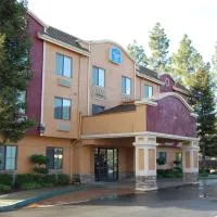 Pleasant Hill Inn، فندق في بليزينت هيل