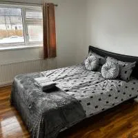 Good priced Accommodation in Hayes, hotel en Northolt