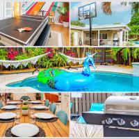 Colorful Home - Pool - Game Room - Basketball Court - BBQ & More, hotel din apropiere de Fort Lauderdale Executive Airport - FXE, Fort Lauderdale