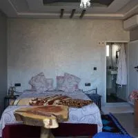 Chez Imnir, hotelli kohteessa Ijjoukak