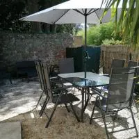 Comme à la maison, T3 tout confort pour 8, jardin au calme, hotel a La Crau