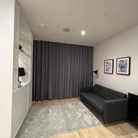 London Heathrow Airport Apartment Voyager house terminal 12345, hotel near London Heathrow Airport - LHR, New Bedfont