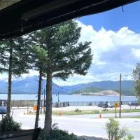 Mountain luxury on Lake Dillon, close to all the best ski resorts in Colorado!, hotel u gradu 'Dillon'