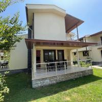 Huge Villa 300 meters to sea and near to Ida mount, hotell i nærheten av Balıkesir Koca Seyit lufthavn - EDO i Burhaniye