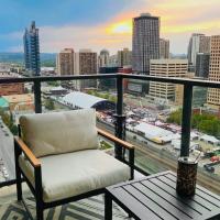 LUXURY Downtown Sunset Getaway - Your Home Away From Home - Fully Stocked Kitchen, Gym, Balcony, FREE PARKING, מלון ב-Beltline, קלגרי