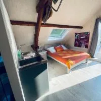 Studio au bord de la forêt de Perseigne, hotel v mestu Beauvoir