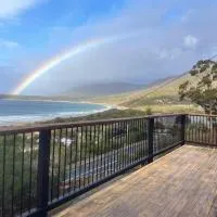 Elevated 3BR, ocean views, pool table, Pirates Bay, hotel a Eaglehawk Neck