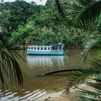Baby Blue Houseboat, hotel en Port Edward