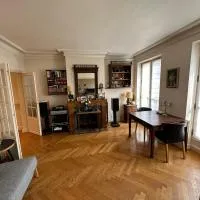 70 sqm apartment in 75008 Paris