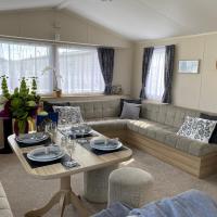 Comfy Cosy Caravan_Romney Sands, מלון ליד נמל התעופה ליד - LYX, Littlestone-on-Sea