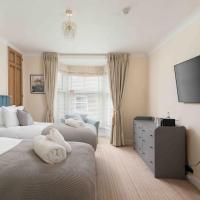 Room 2, Hotel style twin bedroom in Marazion