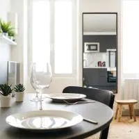 Élégant T2 tout confort avec sa terrasse ensoleillée, hotel v destinácii La Ferté-Gaucher