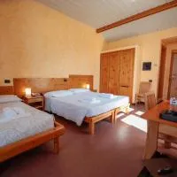 Pràcatinat Hotel & Restaurant, отель в городе Фенестрелле