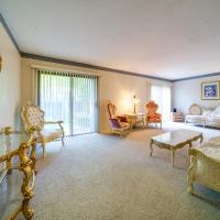 Elegant Cleveland Area Retreat 4 Mi to Lake Erie!, hotel dekat Cuyahoga County - CGF, Richmond Heights