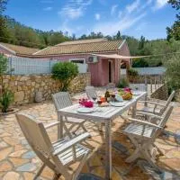Bask in the Beauty of Paxoi - Kirki's Summer Retreats with Private Jacuzzis, hotel em Ieromónachos
