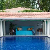 ELIVAAS 5 BHK with Pvt Pool, Entertainment Room & Glass House - Bludoor、Marmagaoのホテル