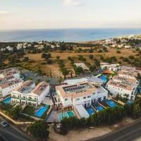 Latchi Escape Hotel and Suites, hotelli kohteessa Neo Chorio