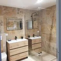 Le Studio d Aurélie avec SPA Mai-Sept en pleine campagne et proche de toute commodité, viešbutis mieste Roquemaure