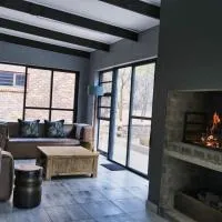 Woodpecker Villa Guesthouse、サバジンビのホテル