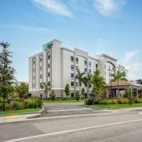 Holiday Inn Express & Suites - Miramar by IHG, hotel di Miramar