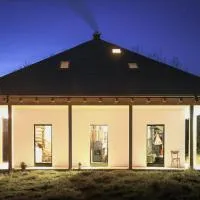 Saint Friday Cottage - Retreat, Garden and Forest, hotel a Vîlsăneşti