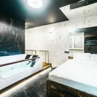 Złota Grota, hotel di Groblice