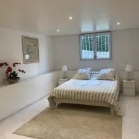 T2 avec jardin et piscine privée: Velaux şehrinde bir otel