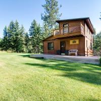 Conconully Cabin on 42 Private Acres Near Hiking!, hotel in Conconully