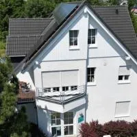 Ferienwohnung Fischer mit E-Ladestation direkt am Haus, hotel u gradu Grünstädtel