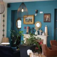 Logis Hôtel Le Cheval Noir, hotel u gradu Aržanton sir Krez