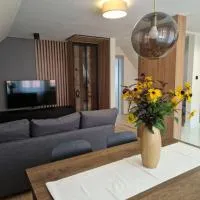 Nowodworski, hotel i Nowy Dwór Gdański