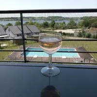 Lacs de l'eau d'heure B25 โรงแรมในErpion