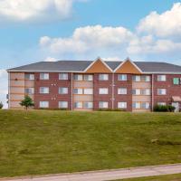 MainStay Suites Dubuque at Hwy 20, hotel cerca de Aeropuerto regional de Dubuque - DBQ, Dubuque