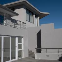 The Atlantic DonReal Guesthouse, hotel in Camps Bay, Cape Town