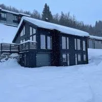 Hodlekvevegen 308 - Flott hytte midt i skisenteret, hotel en Sogndal