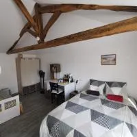 Champcevinel में, होटल Chambre privative dans ferme rénovée à 7mn de Périgueux