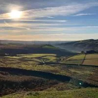 Knoll Top Cottage, Hotel in Todmorden