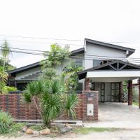 Kontor Mansion - 3 mins to Teluk Chempedak Beach & Private Pool, hotelli kohteessa Kuantan alueella Teluk Cempedak