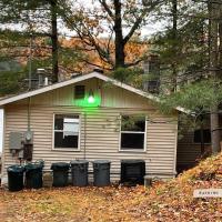 Blue Jay Cabin, hotel i nærheden af Rhinelander-Oneida County Lufthavn - RHI, Rhinelander