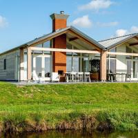 Beautiful bungalow with an unobstructed view, on a holiday park in Friesland