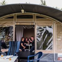 Nice tent lodge on a campsite, bordering the forest, Luxembourg at 27 km, Hotel in Medernach