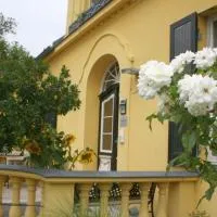 Gutshaus mit Seeblick - ökologisch & nachhaltig, hotel em Lübow