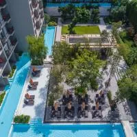 Proud Phuket, Naiyang Beach: Nai Yang Plajı şehrinde bir otel