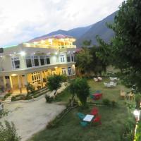 Legendary Hotel Chitral, hotell Chitrālis lennujaama Chitral Airport - CJL lähedal