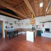 Casita - your home in Flores, מלון בLajes das Flores